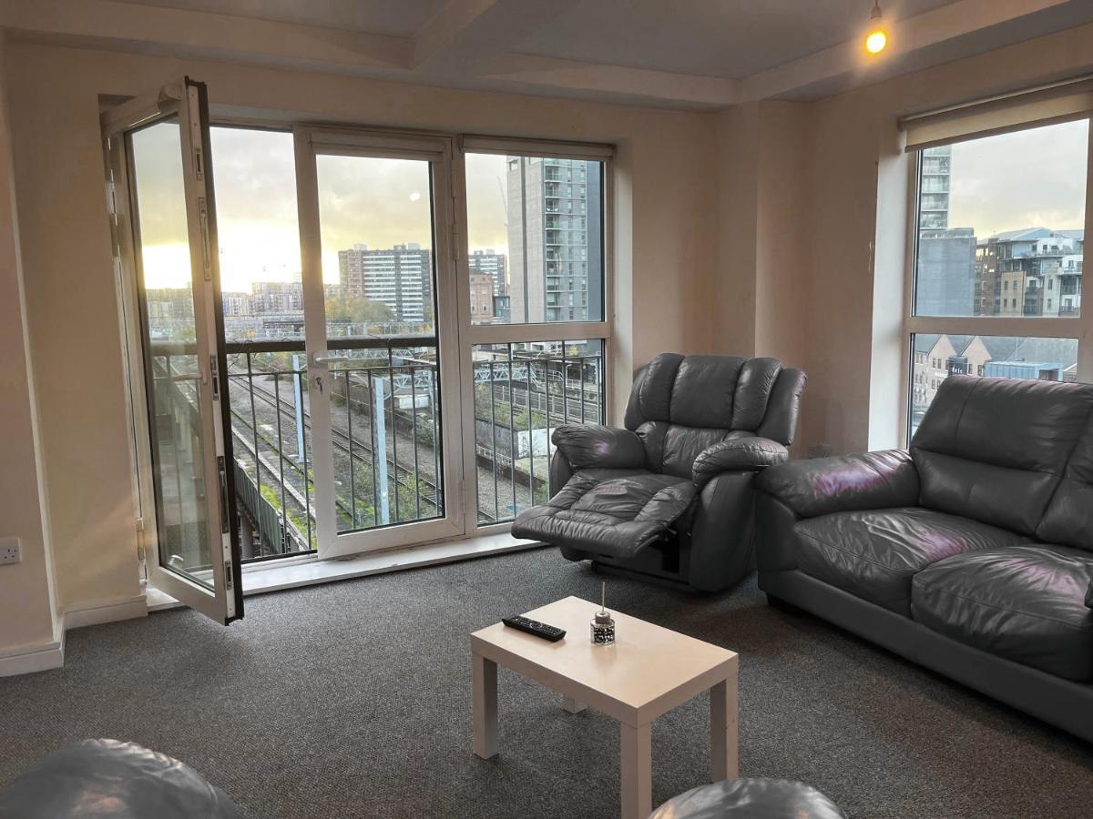 City View Spacious 2 Bed Apartment 2 Bathrooms Manchester Dış mekan fotoğraf